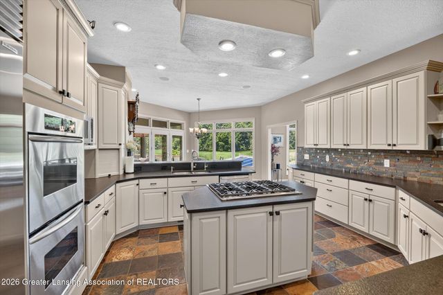 3945 Turnberry Lane, Okemos, MI 48864
