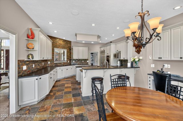 3945 Turnberry Lane, Okemos, MI 48864
