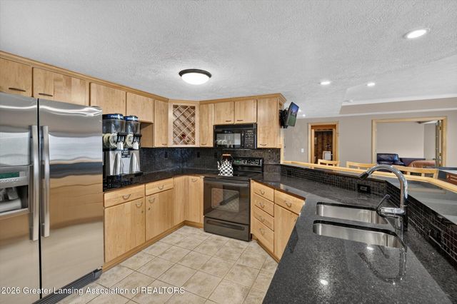 3945 Turnberry Lane, Okemos, MI 48864