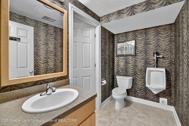 3945 Turnberry Lane, Okemos, MI 48864