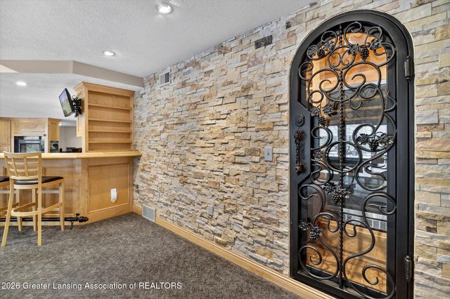 3945 Turnberry Lane, Okemos, MI 48864