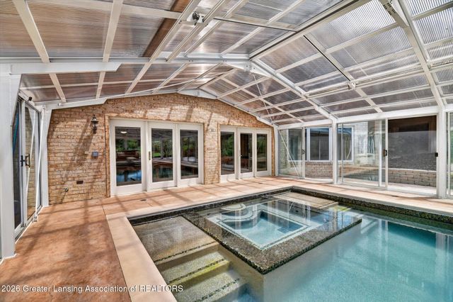 3945 Turnberry Lane, Okemos, MI 48864