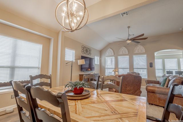 832 Silver Fox, Cibolo, TX 78108