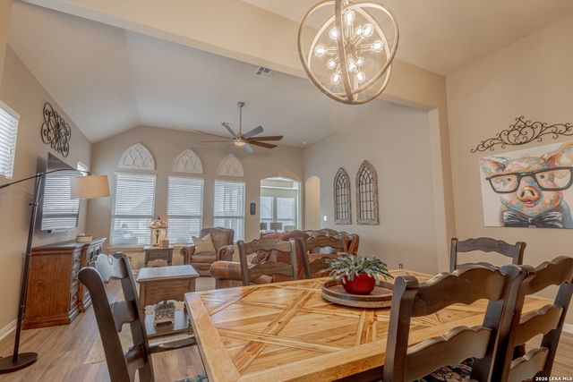 832 Silver Fox, Cibolo, TX 78108