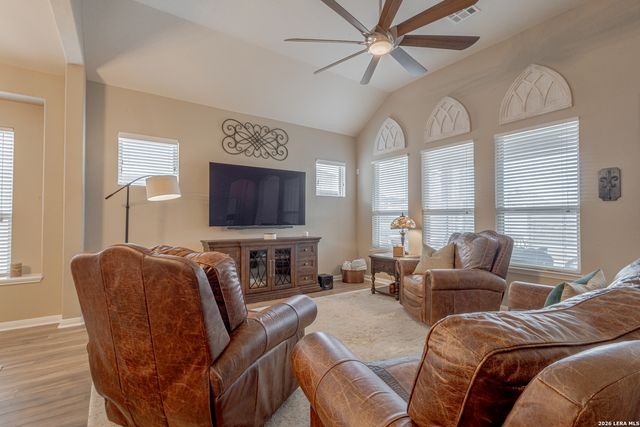 832 Silver Fox, Cibolo, TX 78108