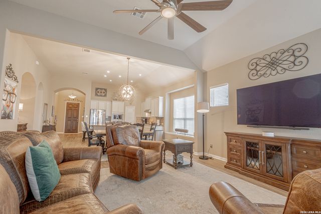 832 Silver Fox, Cibolo, TX 78108