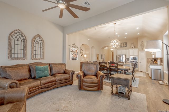 832 Silver Fox, Cibolo, TX 78108