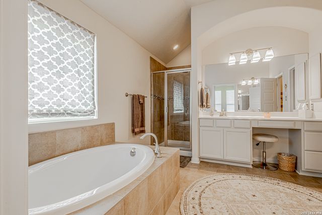 832 Silver Fox, Cibolo, TX 78108