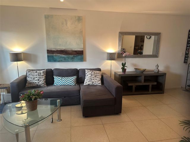 119 NE 19th Ct 215 G, Wilton Manors, FL 33305