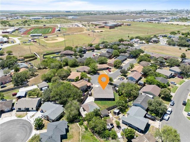 1126 Green Willow Drive, Corpus Christi, TX 78405