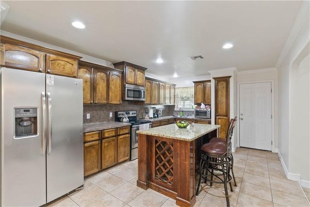 1126 Green Willow Drive, Corpus Christi, TX 78405