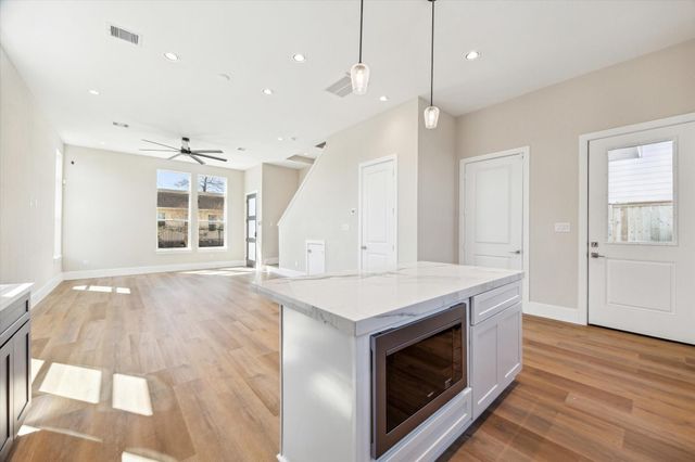 5613 Leonard Street, Houston, TX 77023