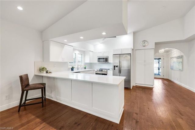 574 102nd AVE N, Naples, FL 34108