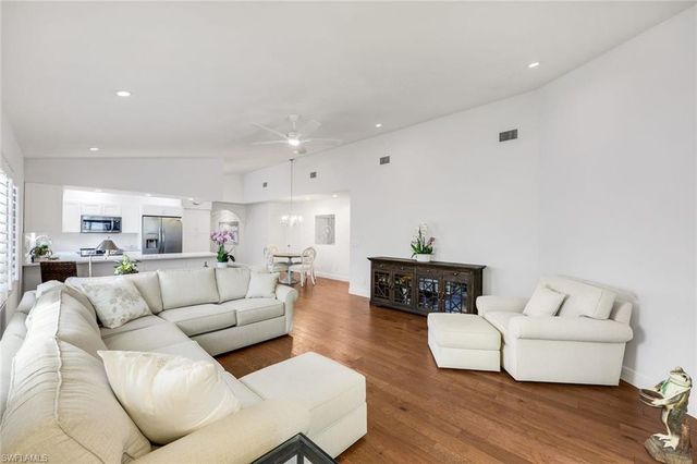 574 102nd AVE N, Naples, FL 34108