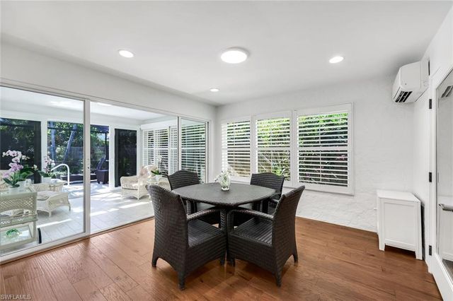 574 102nd AVE N, Naples, FL 34108