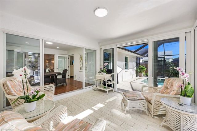 574 102nd AVE N, Naples, FL 34108