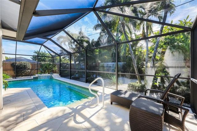 574 102nd AVE N, Naples, FL 34108