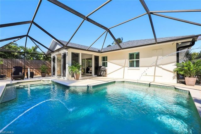 574 102nd AVE N, Naples, FL 34108