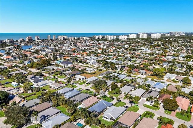 574 102nd AVE N, Naples, FL 34108