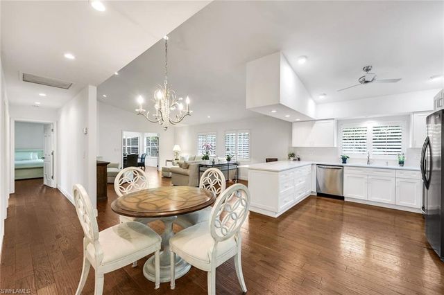 574 102nd AVE N, Naples, FL 34108