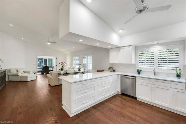 574 102nd AVE N, Naples, FL 34108