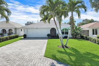 574 102nd AVE N, Naples, FL 34108