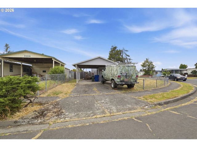 5268 FORSYTHIA Dr, Springfield, OR 97478