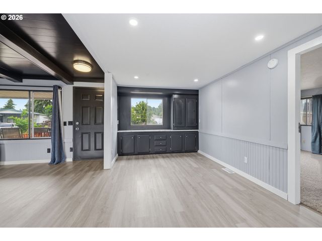 5268 FORSYTHIA Dr, Springfield, OR 97478