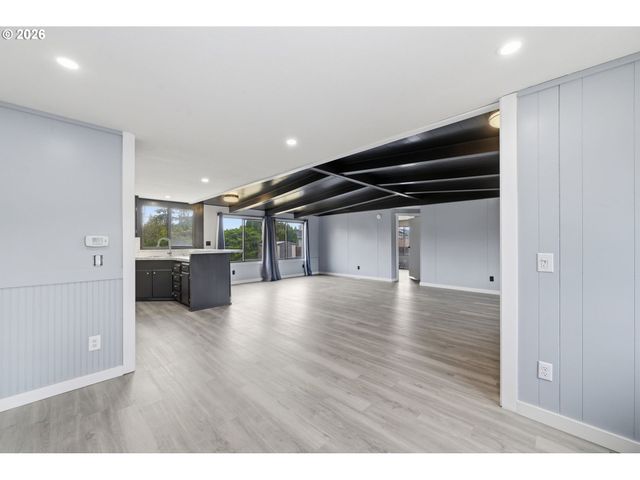 5268 FORSYTHIA Dr, Springfield, OR 97478