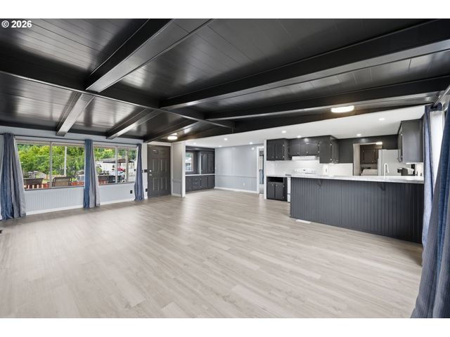 5268 FORSYTHIA Dr, Springfield, OR 97478