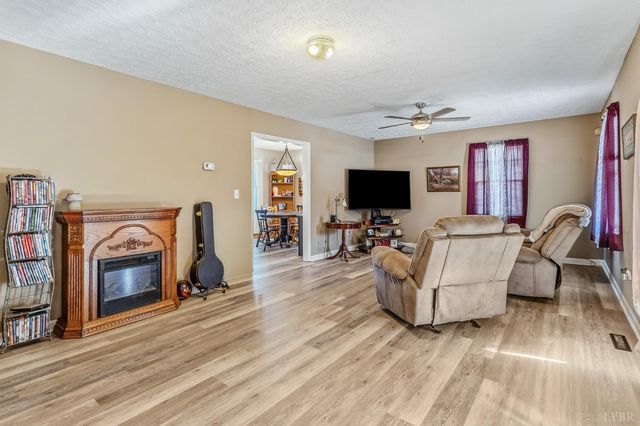 134 Robinwood Place, Danville, VA 24540