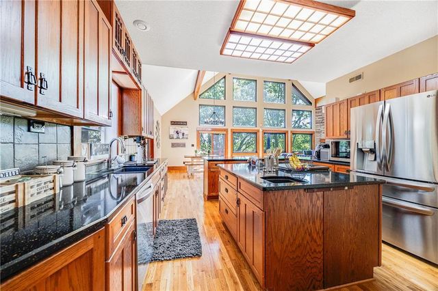 2323 S Crenshaw Road, Independence, MO 64057