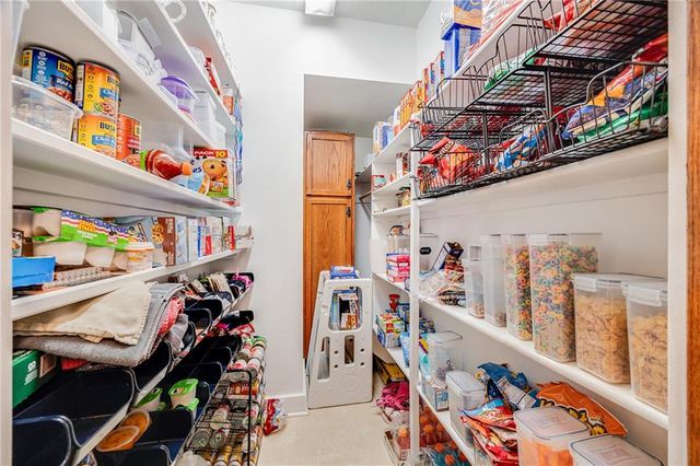 2323 S Crenshaw Road, Independence, MO 64057