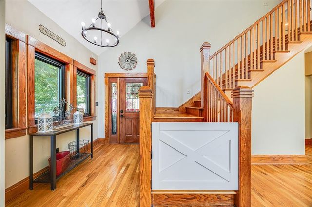 2323 S Crenshaw Road, Independence, MO 64057