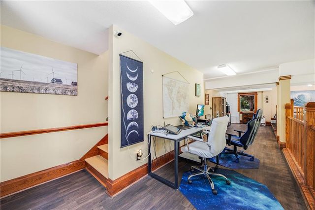 2323 S Crenshaw Road, Independence, MO 64057