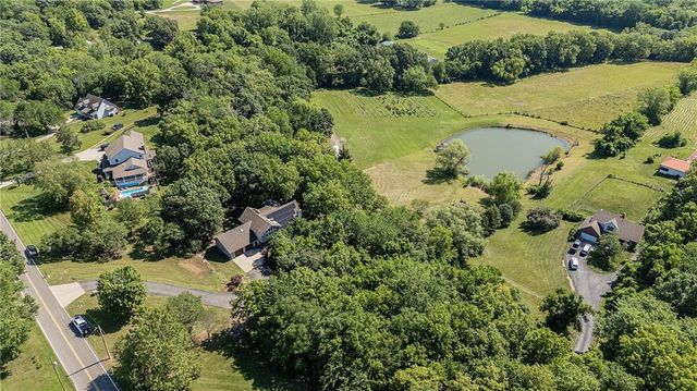 2323 S Crenshaw Road, Independence, MO 64057