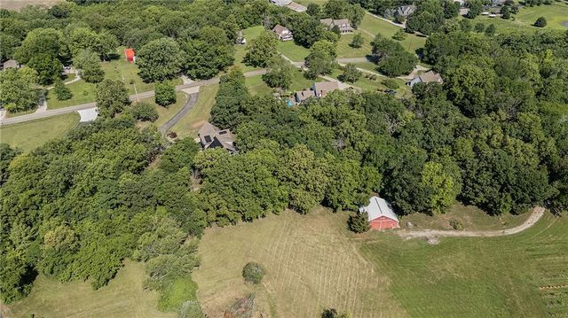 2323 S Crenshaw Road, Independence, MO 64057