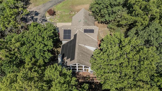 2323 S Crenshaw Road, Independence, MO 64057