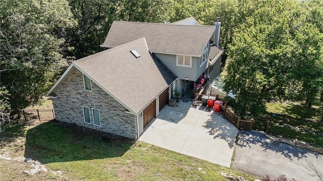 2323 S Crenshaw Road, Independence, MO 64057