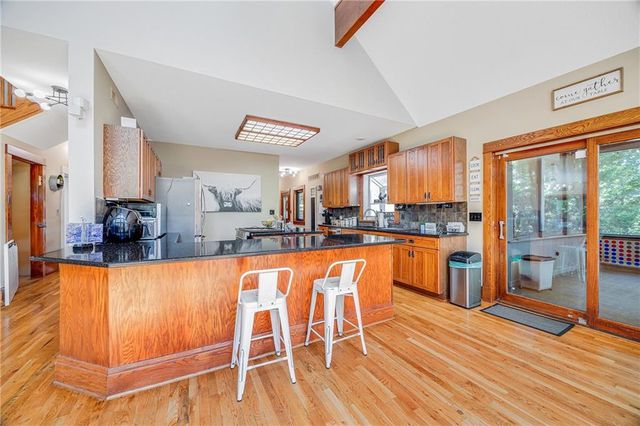 2323 S Crenshaw Road, Independence, MO 64057