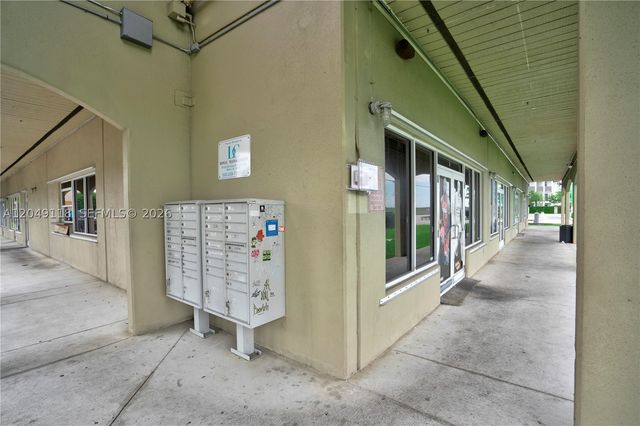 15420 SW 136th St 6, Miami, FL 33196