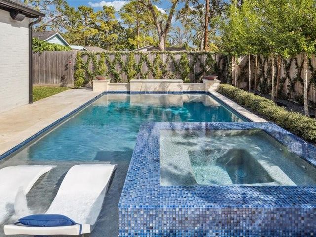 8553 Montridge Drive, Houston, TX 77055