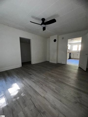 6 Riverside Street, Laurens, SC 29360