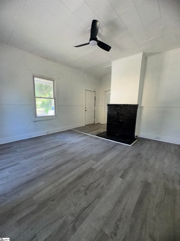 6 Riverside Street, Laurens, SC 29360