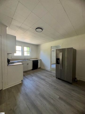 6 Riverside Street, Laurens, SC 29360