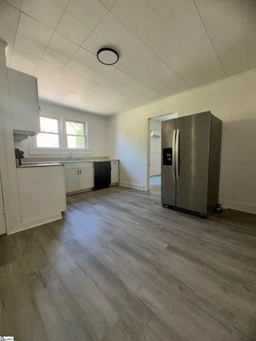 6 Riverside Street, Laurens, SC 29360