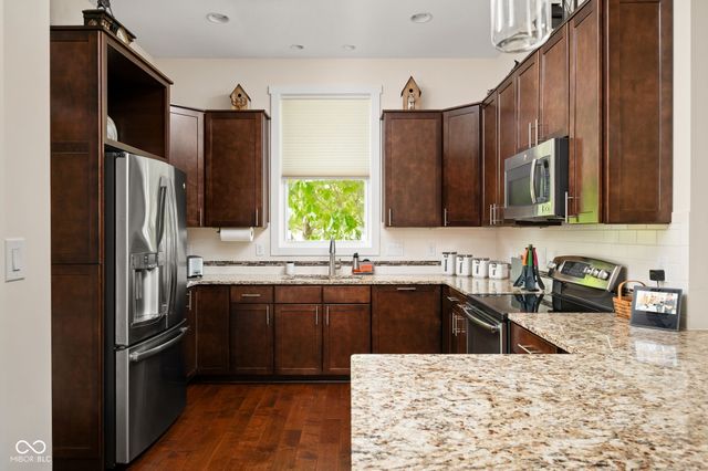 7612 Beekman Terrace, Zionsville, IN 46077