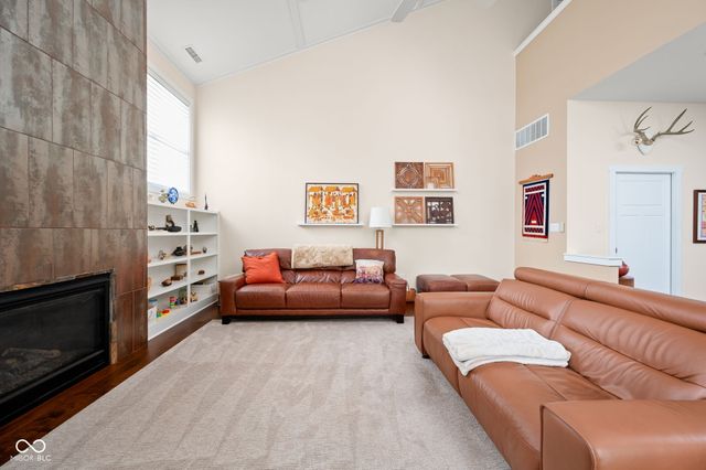 7612 Beekman Terrace, Zionsville, IN 46077