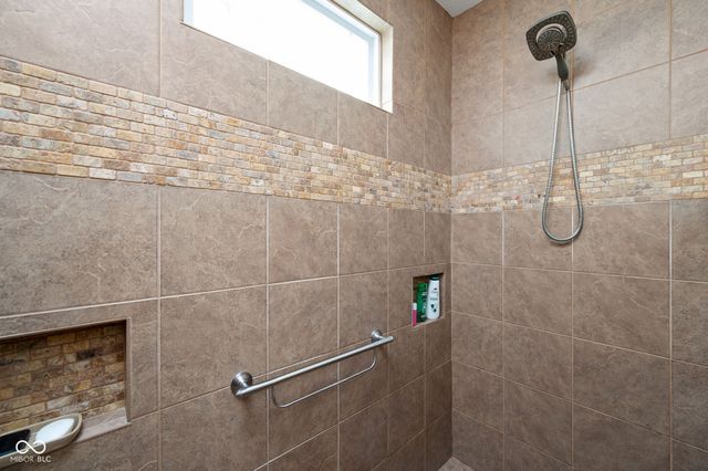 7612 Beekman Terrace, Zionsville, IN 46077