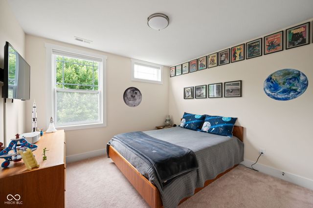 7612 Beekman Terrace, Zionsville, IN 46077
